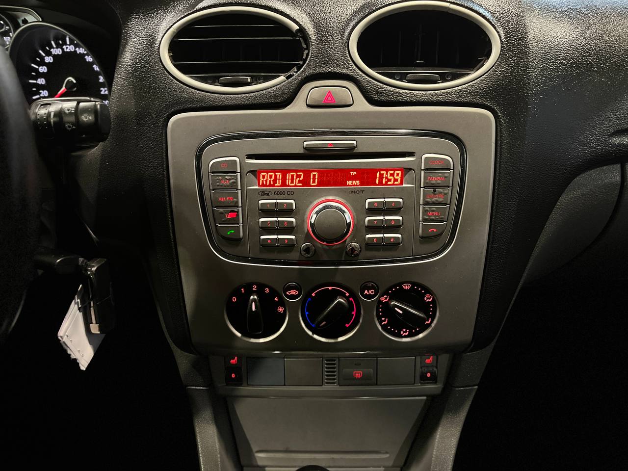 FORD FOCUS