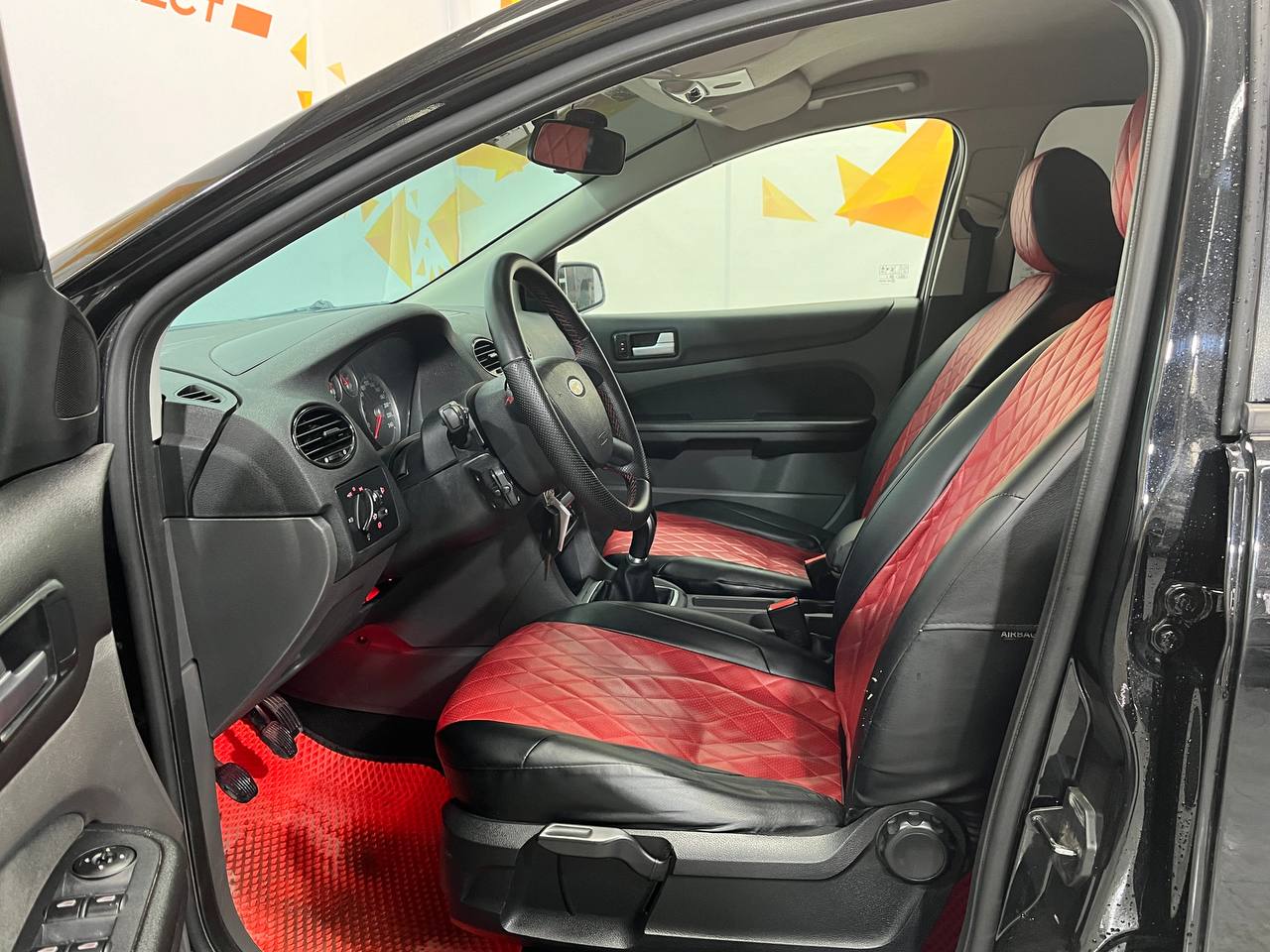 FORD FOCUS