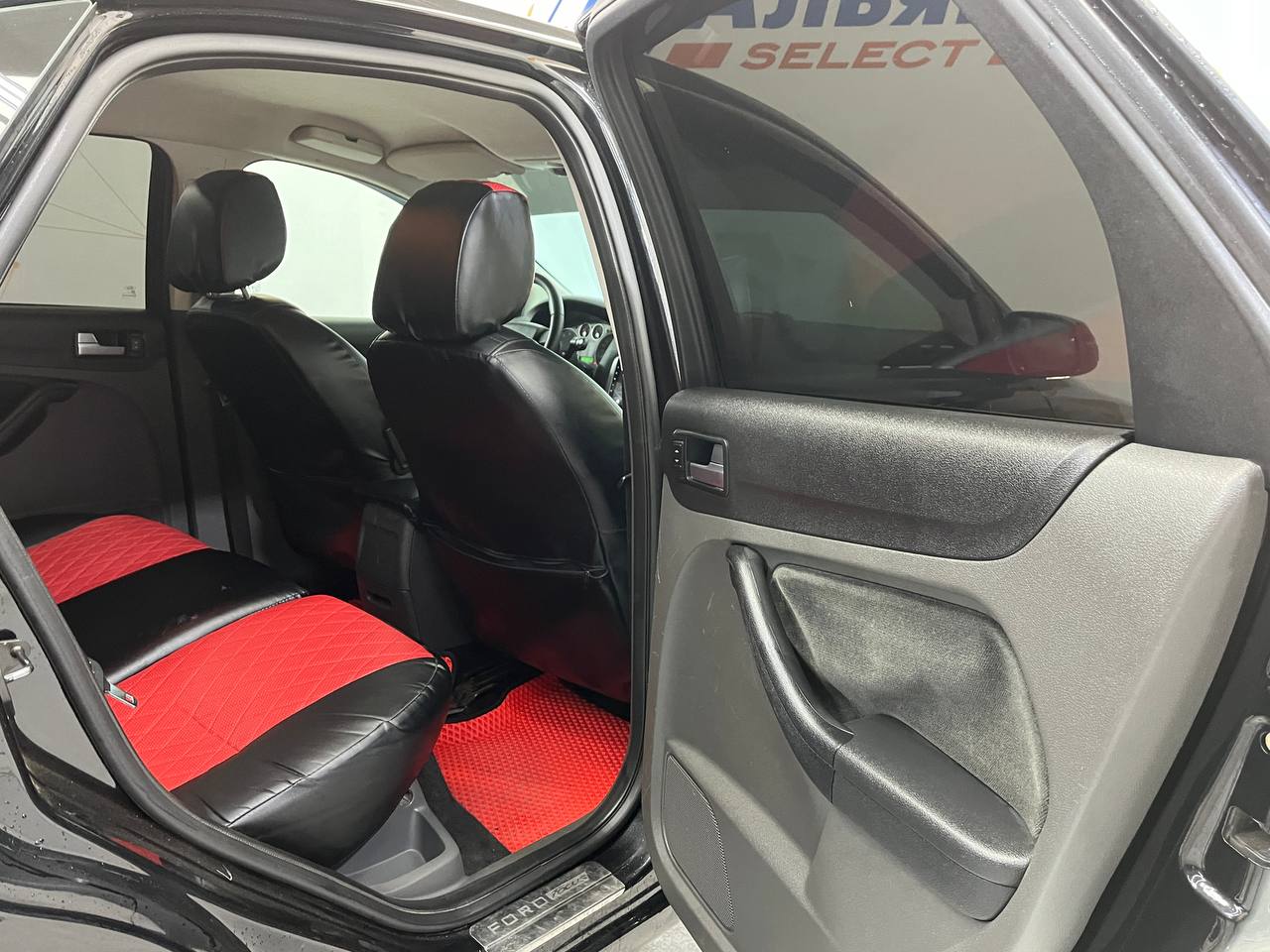 FORD FOCUS