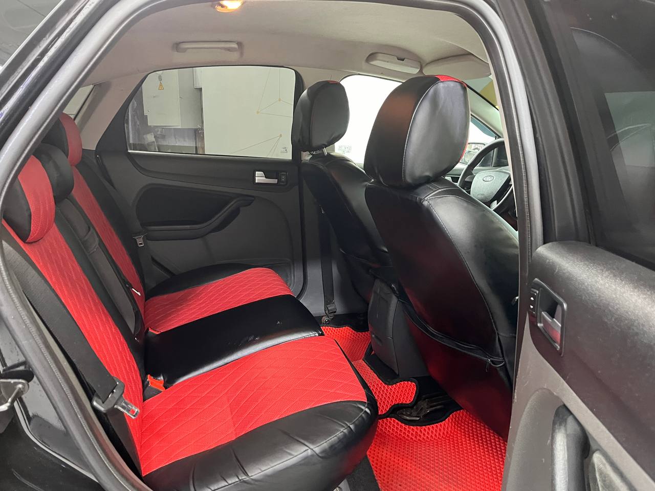 FORD FOCUS