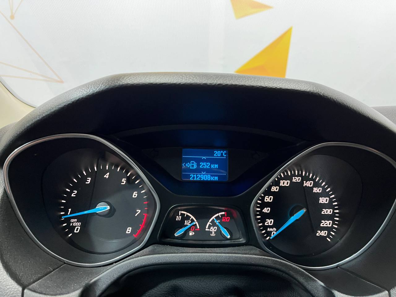 FORD FOCUS