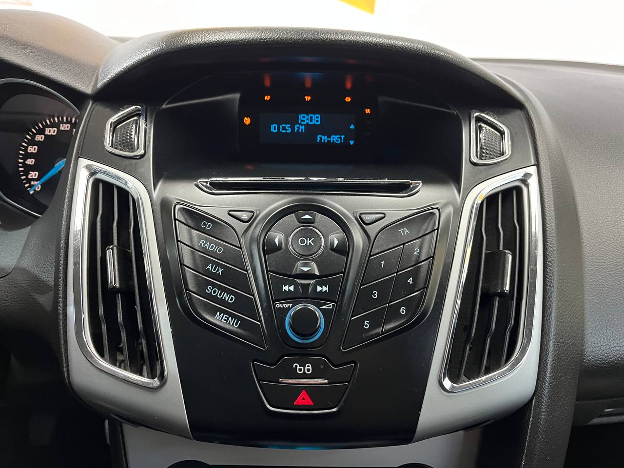FORD FOCUS