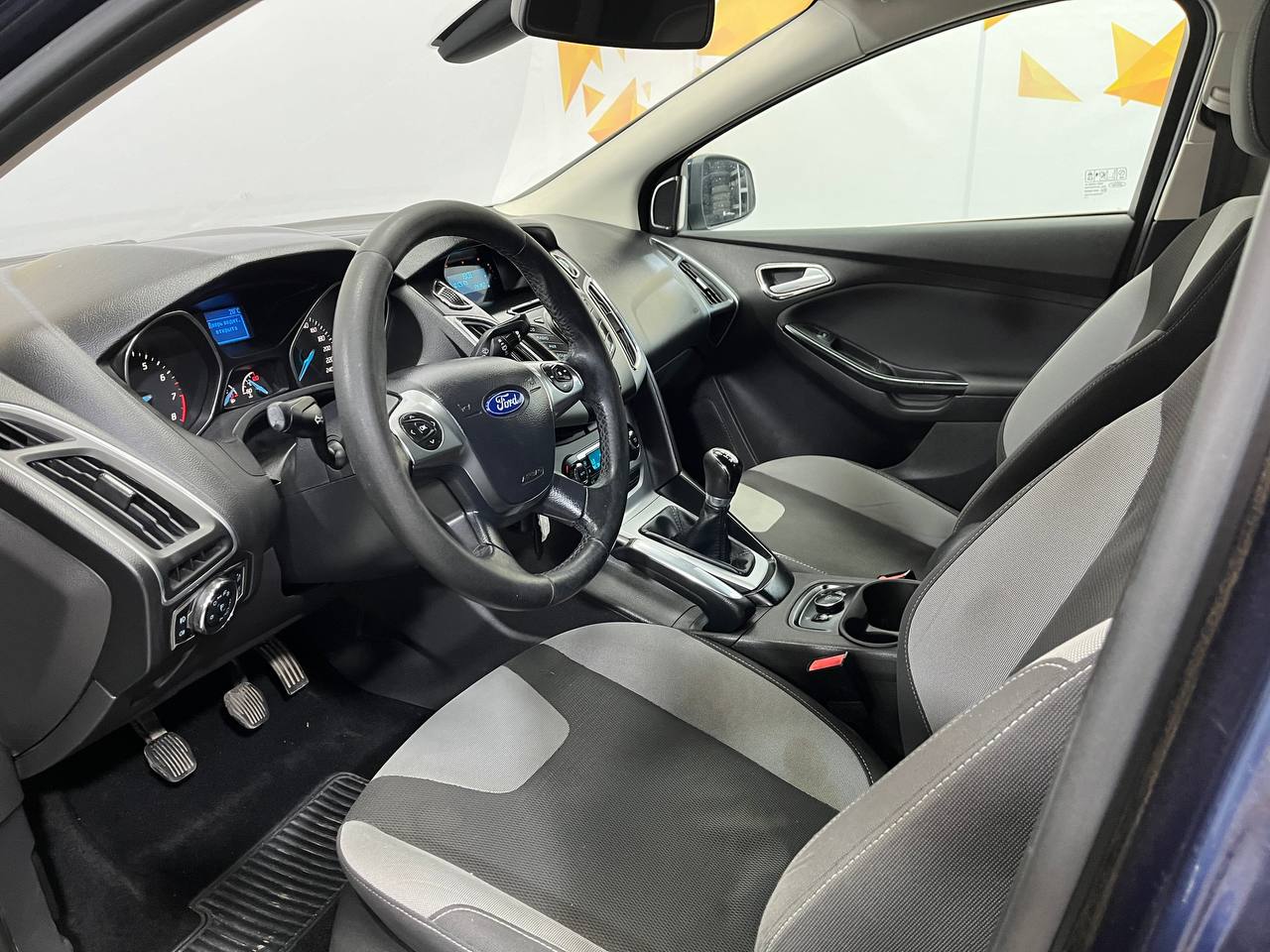 FORD FOCUS