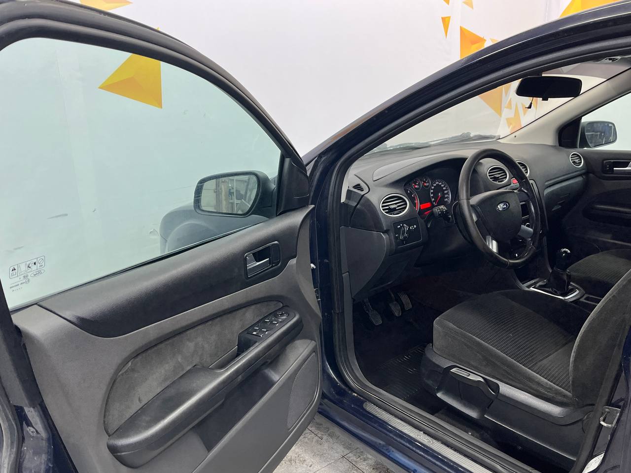 FORD FOCUS
