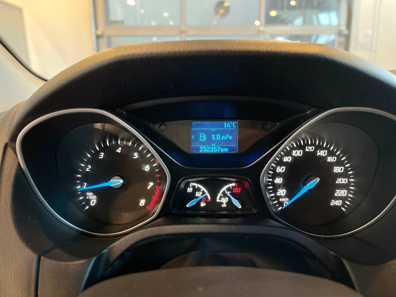 FORD FOCUS