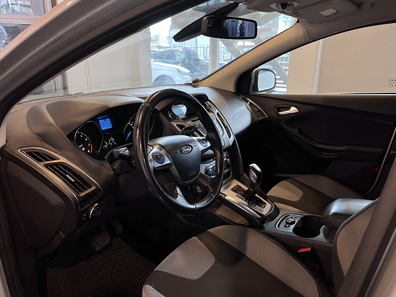 FORD FOCUS
