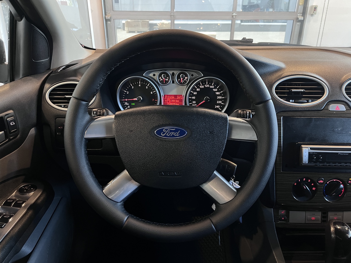 FORD FOCUS