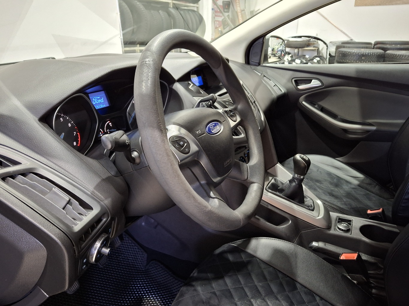 FORD FOCUS