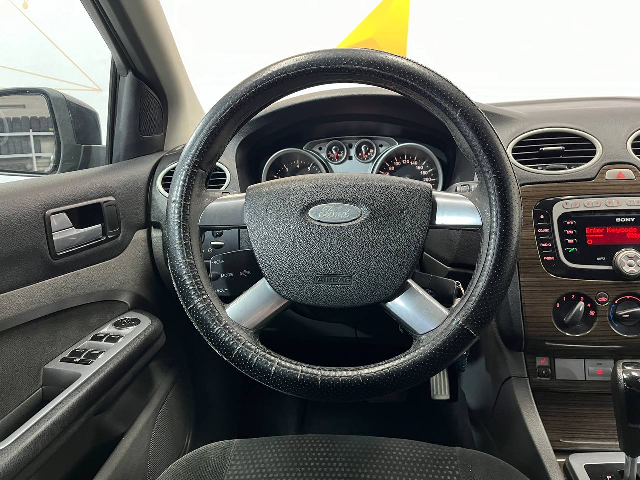 FORD FOCUS