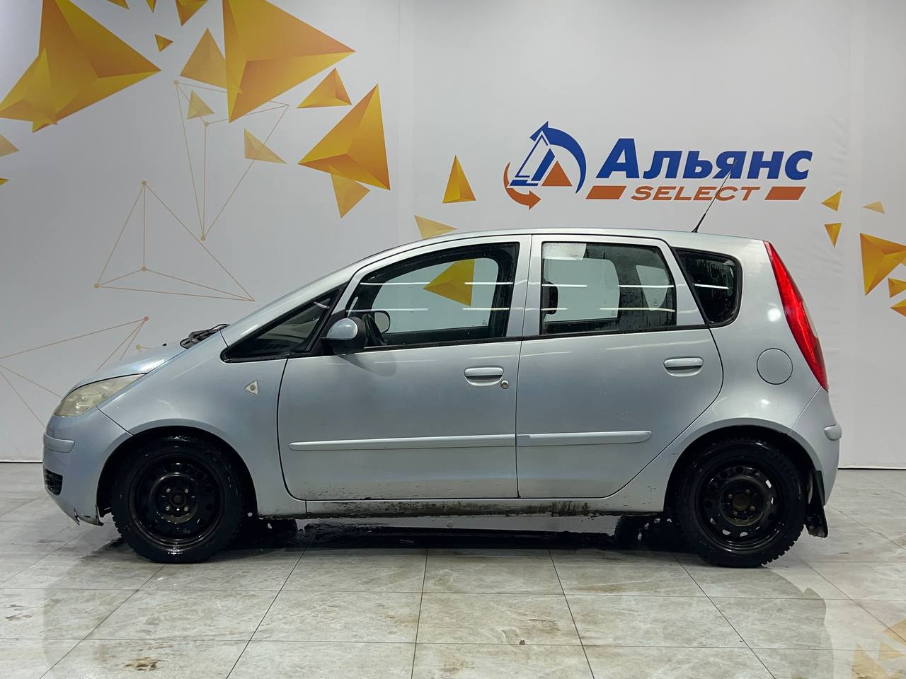 MITSUBISHI COLT