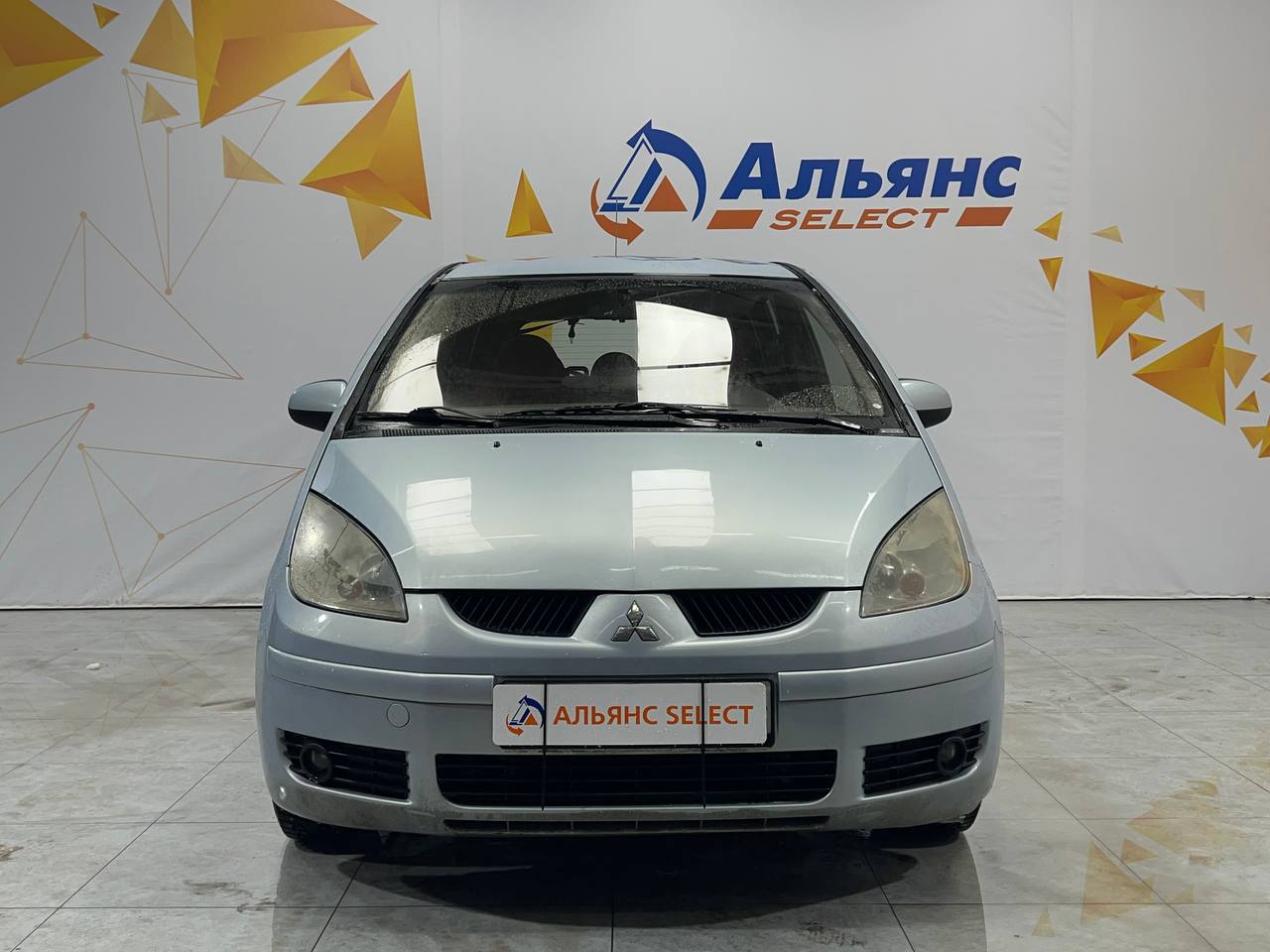 MITSUBISHI COLT