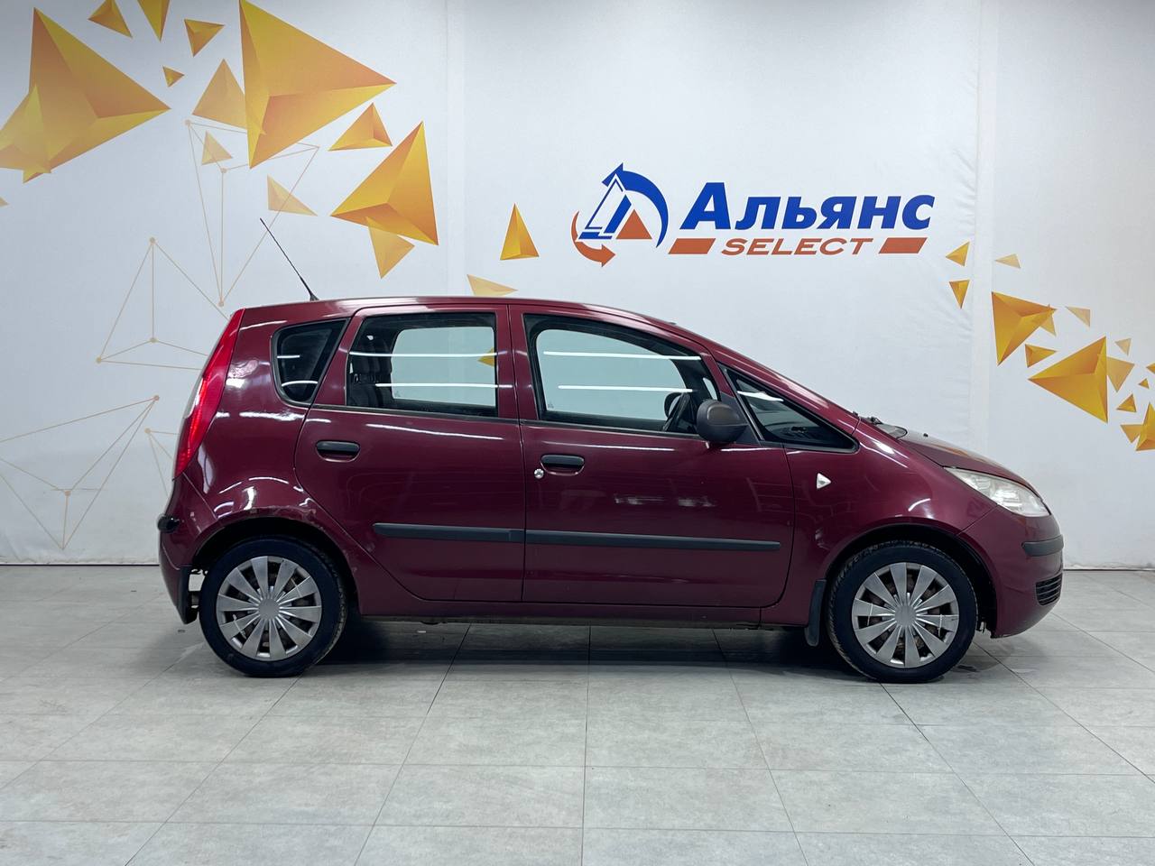 MITSUBISHI COLT