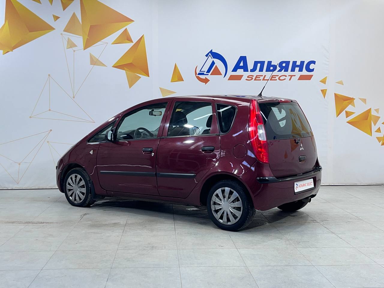 MITSUBISHI COLT