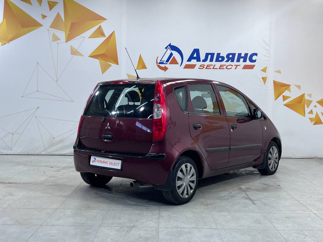 MITSUBISHI COLT