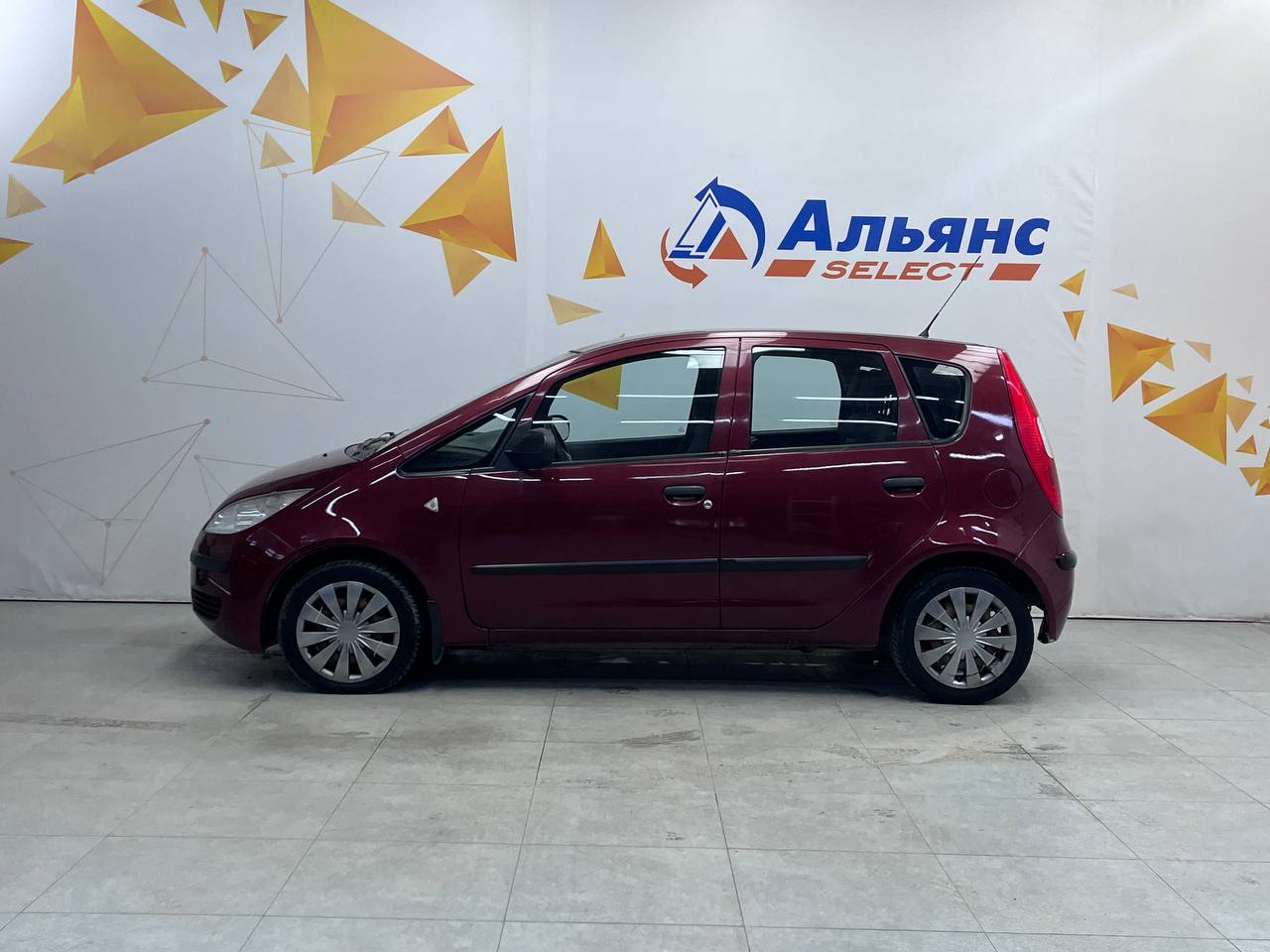 MITSUBISHI COLT