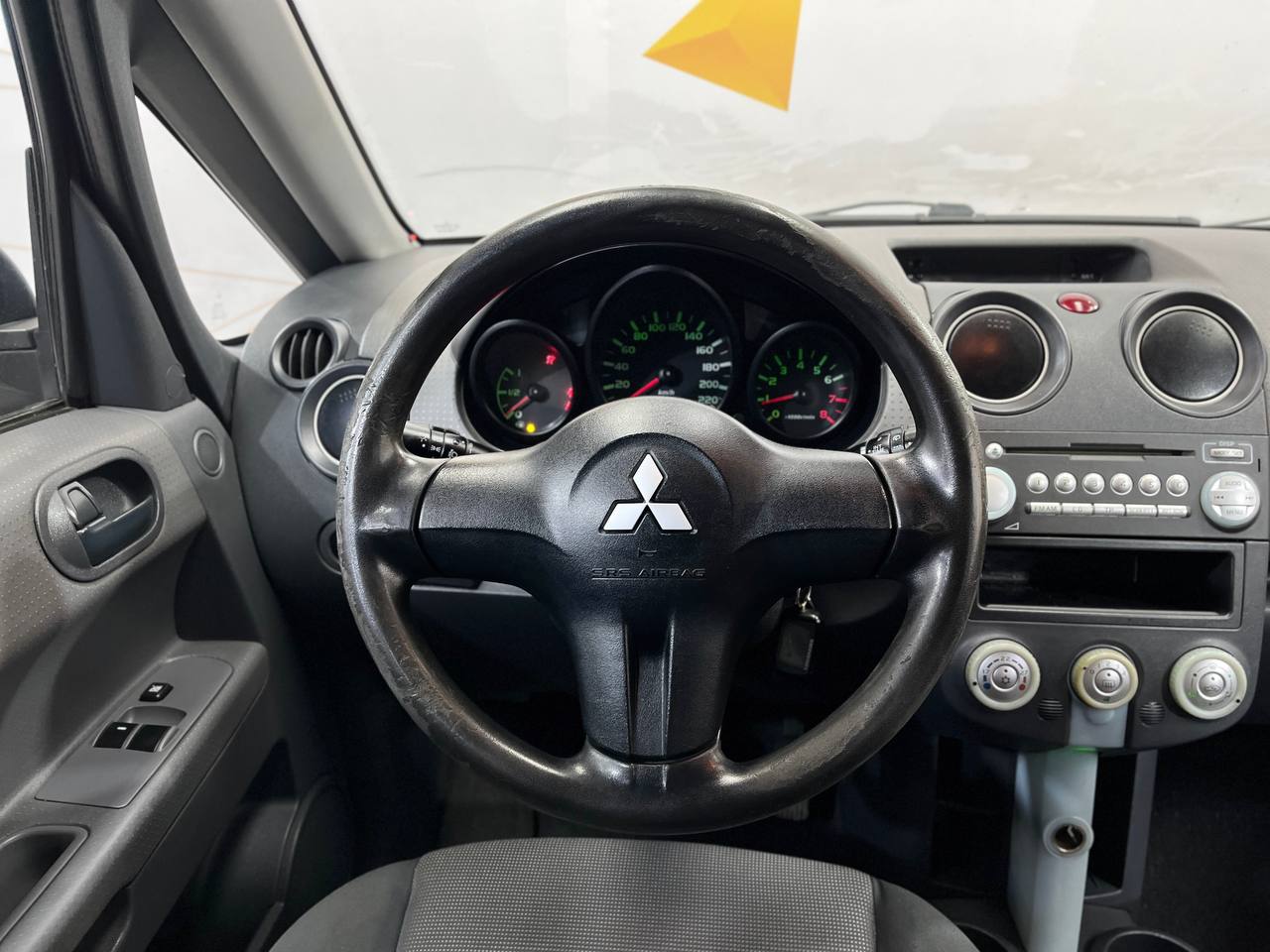 MITSUBISHI COLT