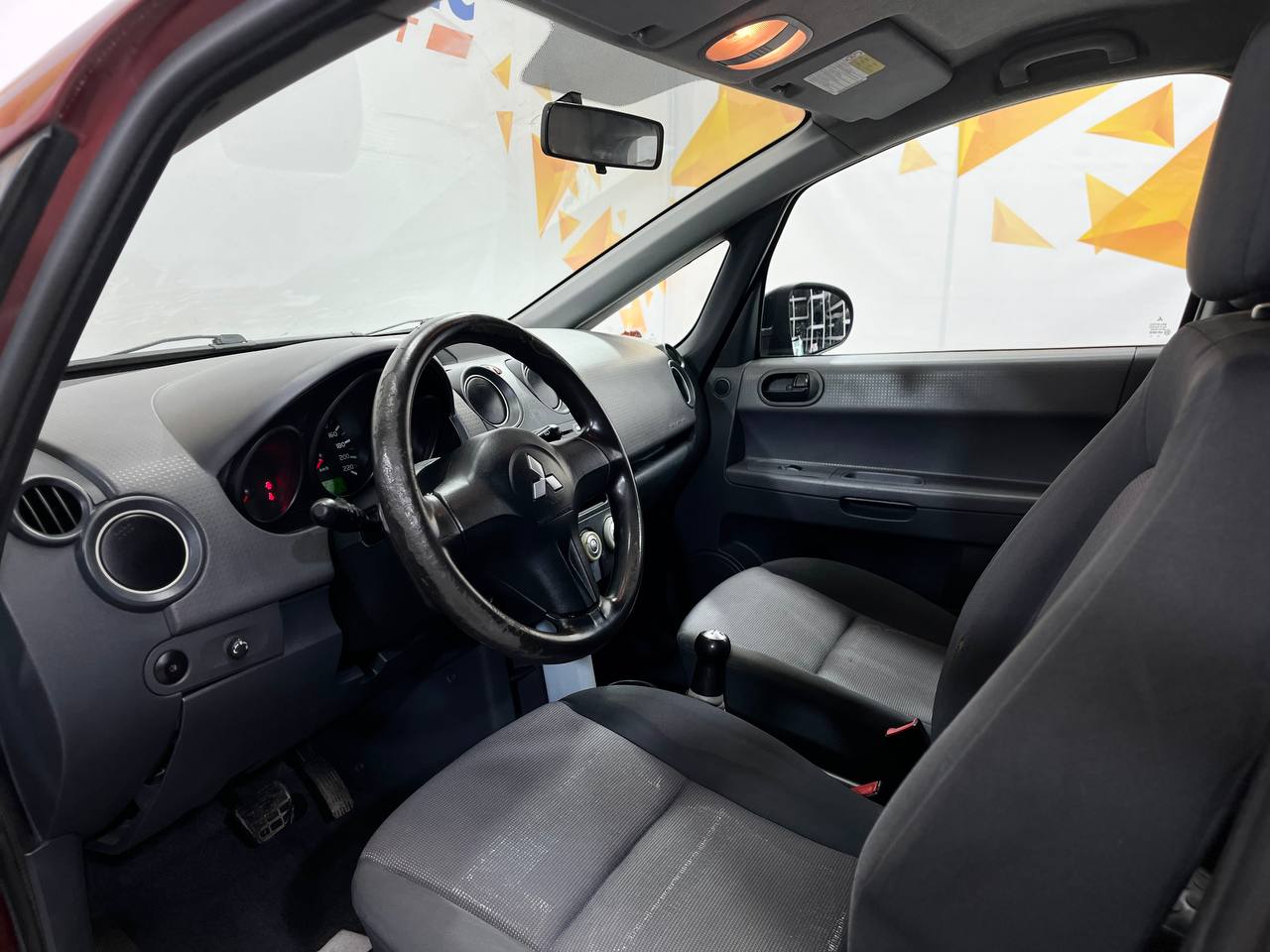 MITSUBISHI COLT