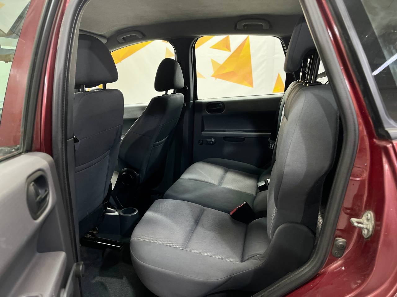 MITSUBISHI COLT