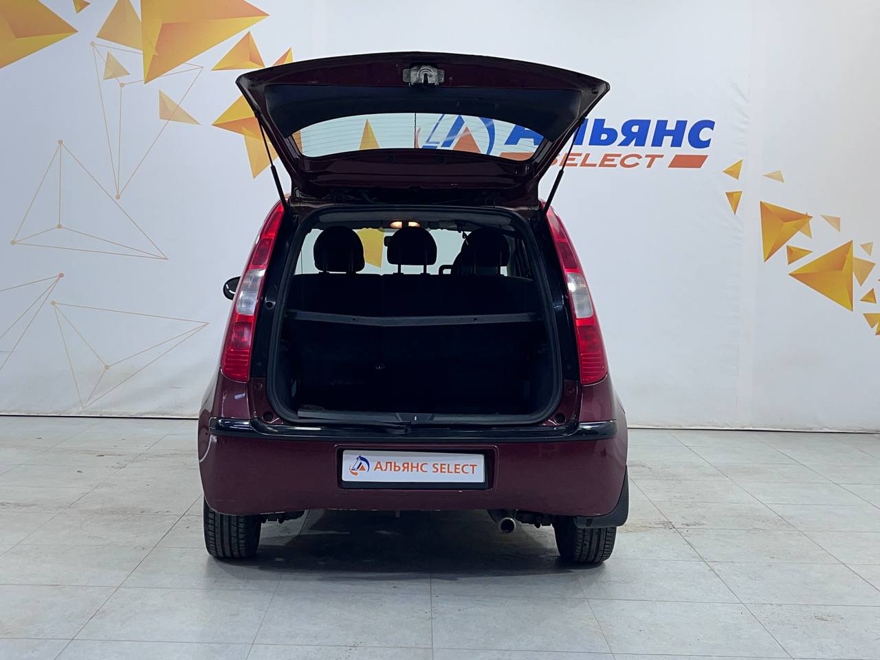 MITSUBISHI COLT