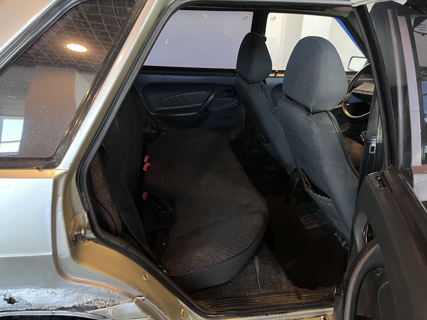 LADA 2115