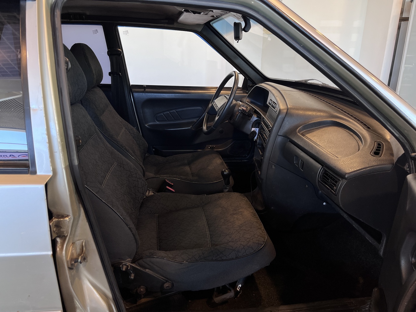 LADA 2115