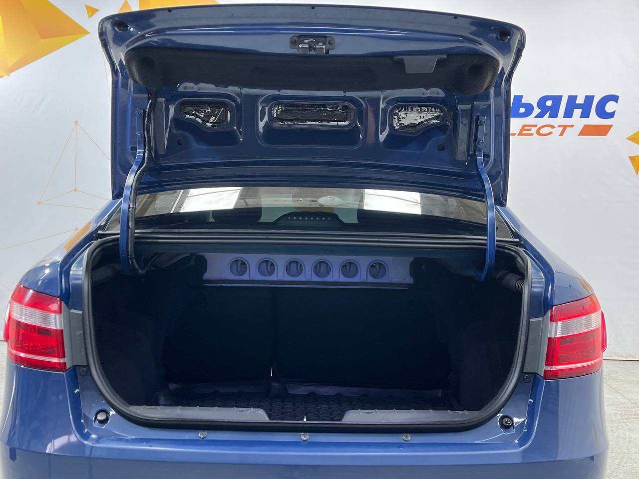 LADA VESTA