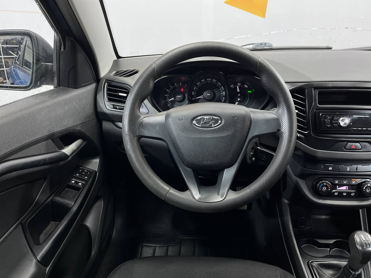 LADA VESTA