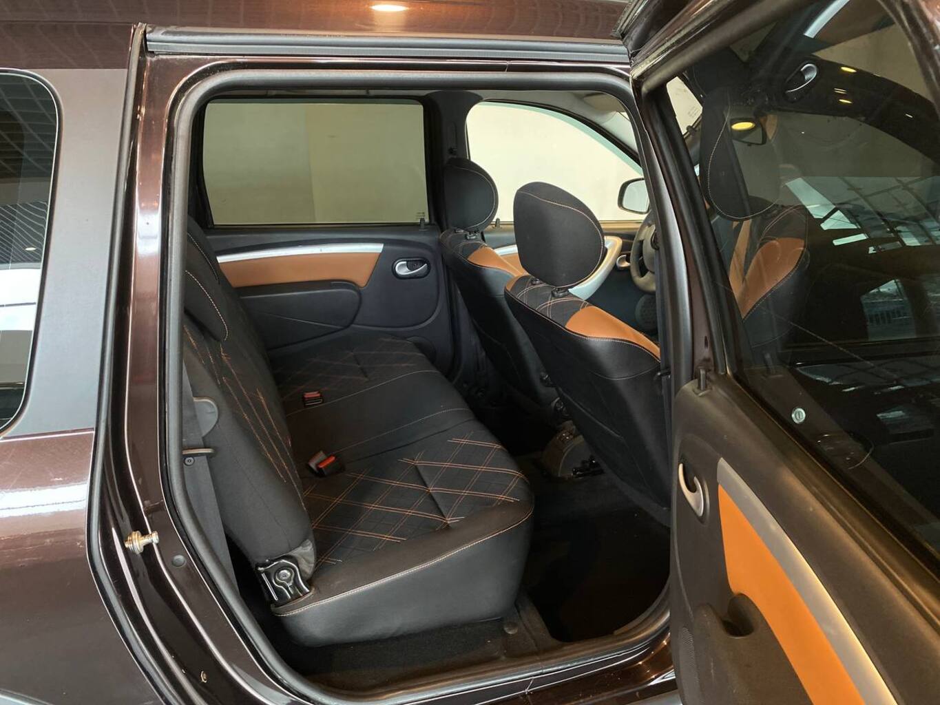 LADA KS045L  LARGUS