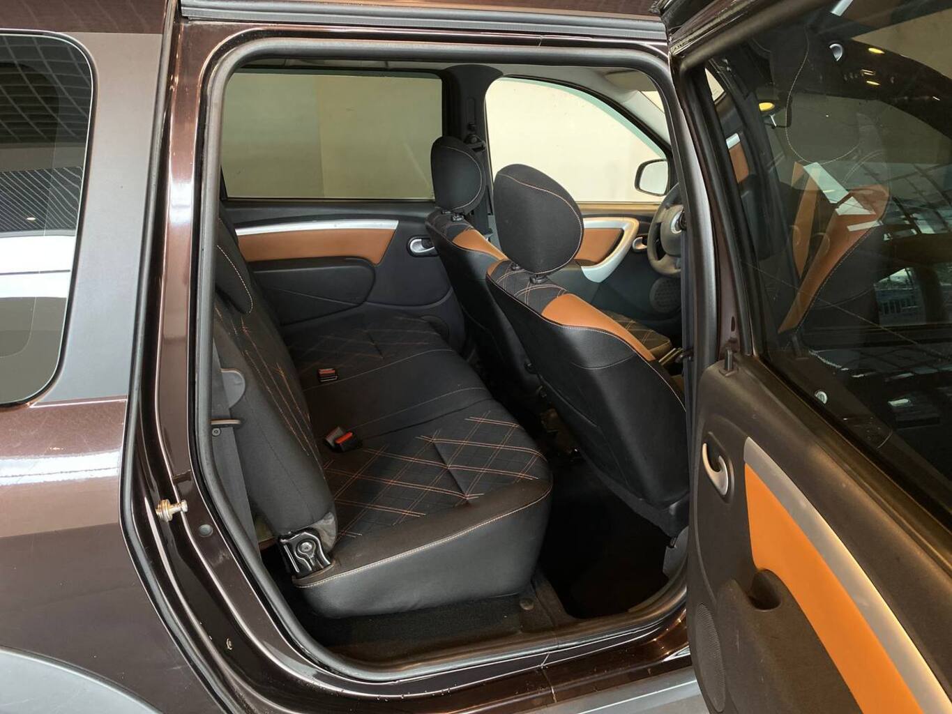 LADA KS045L  LARGUS