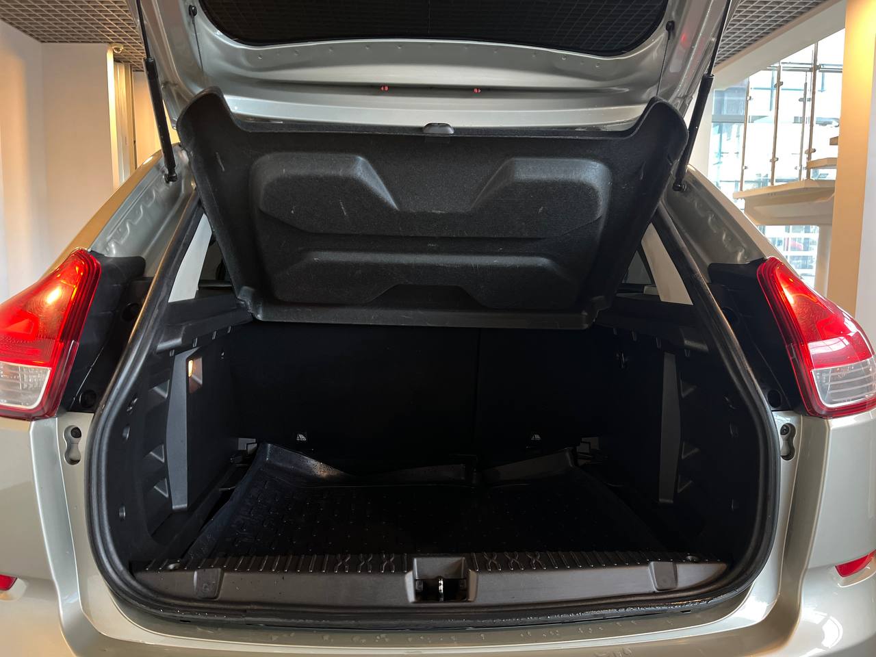 LADA XRAY