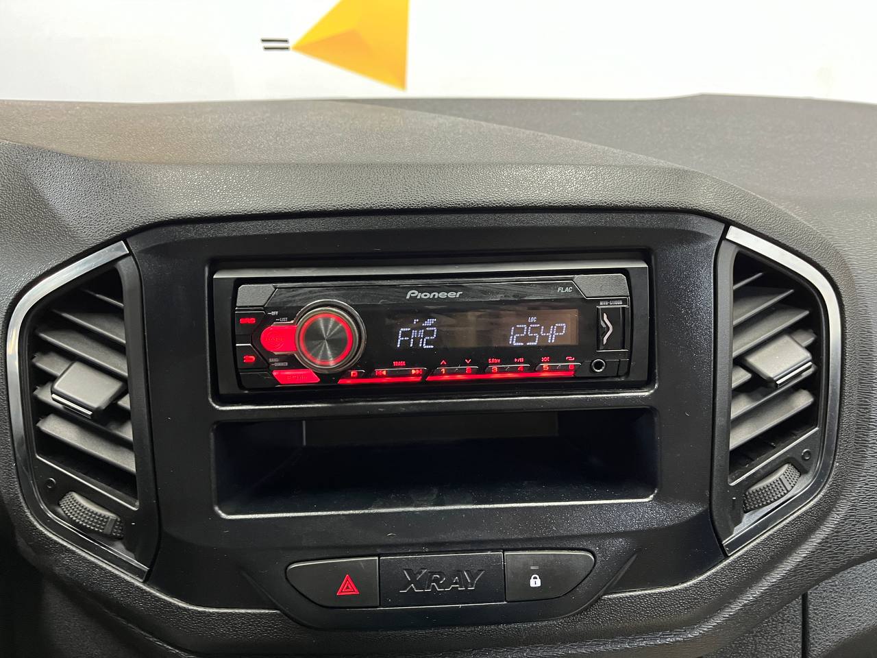 LADA XRAY