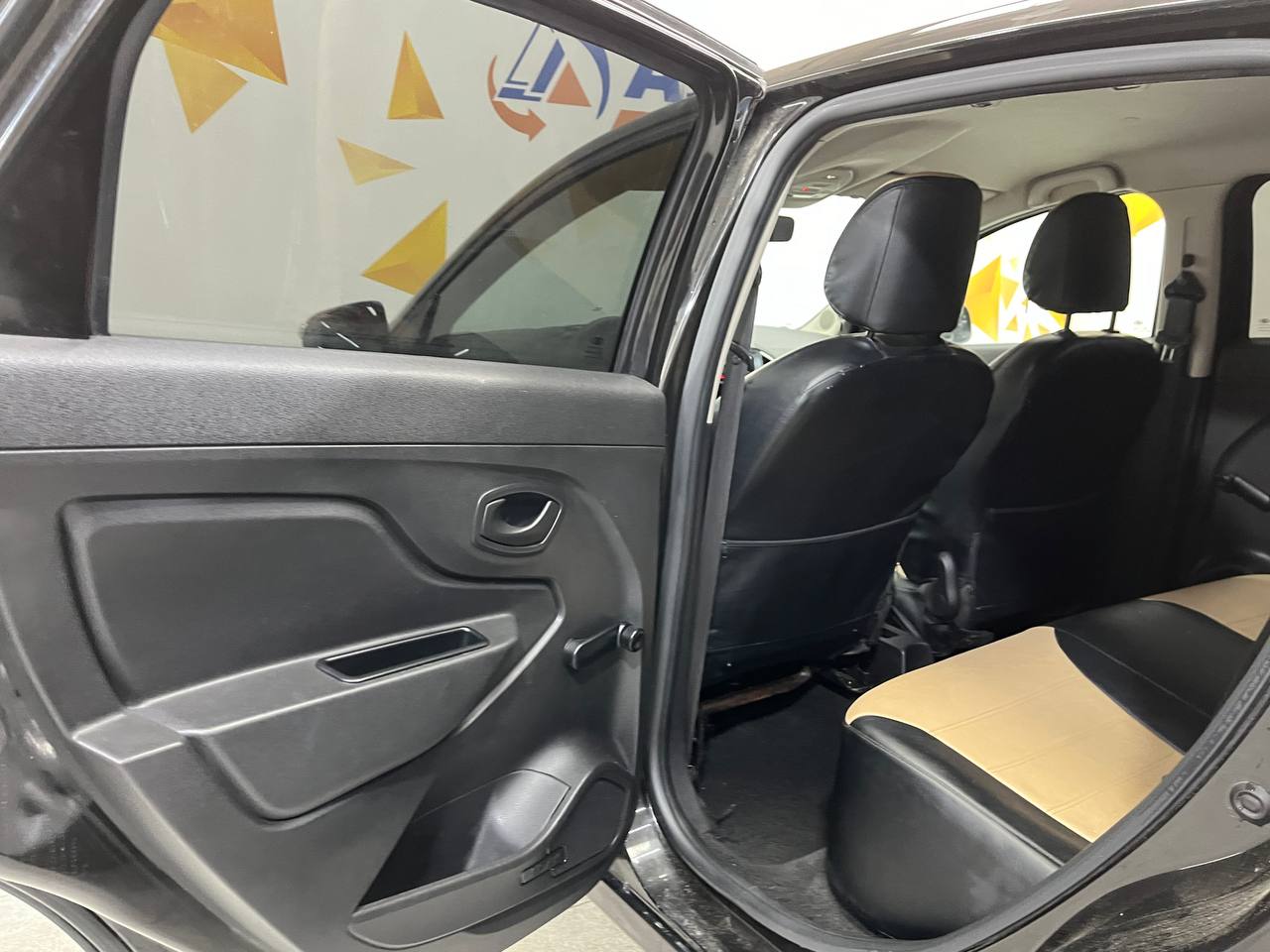 LADA XRAY
