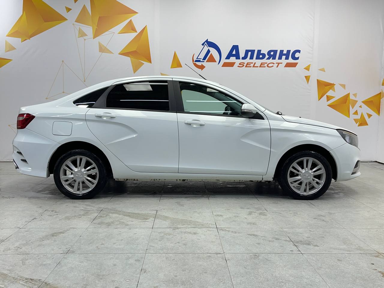 LADA VESTA
