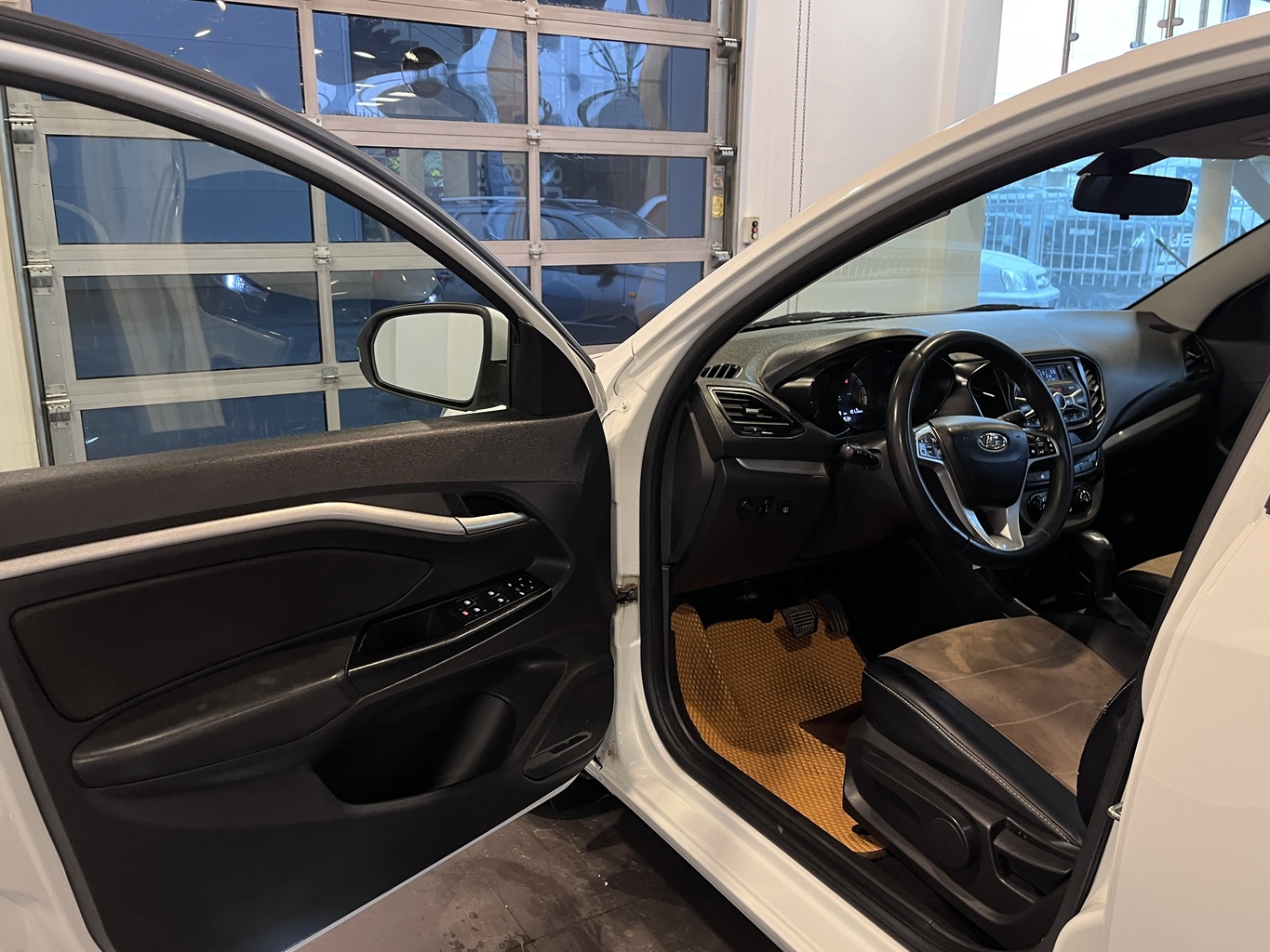 LADA VESTA