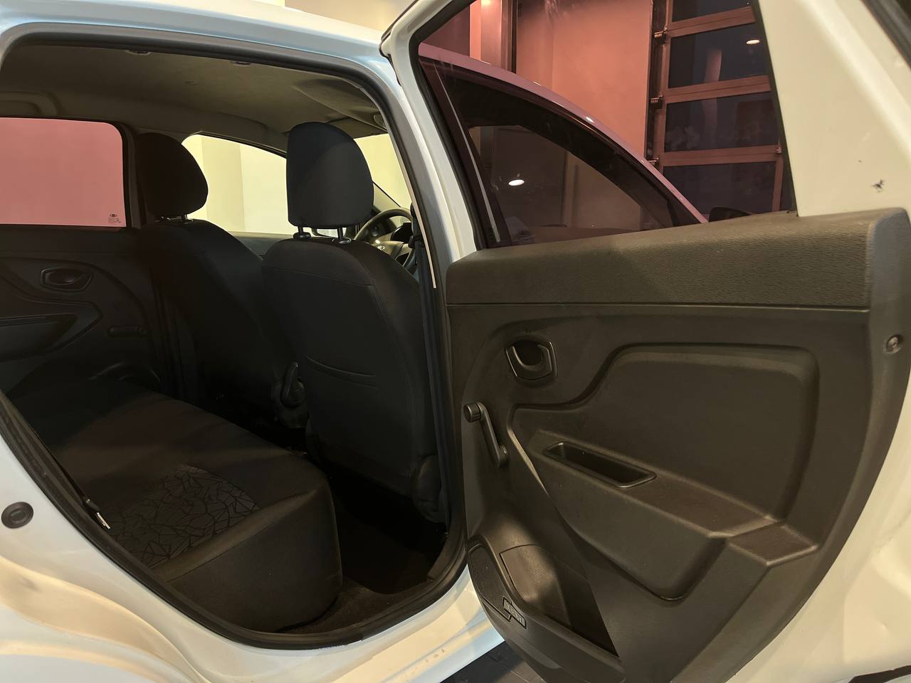 LADA XRAY