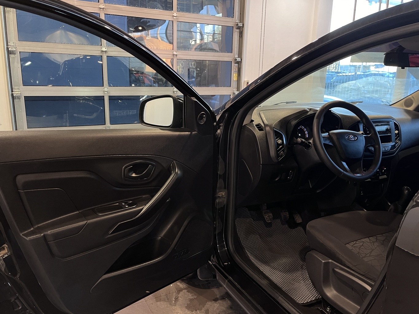 LADA XRAY