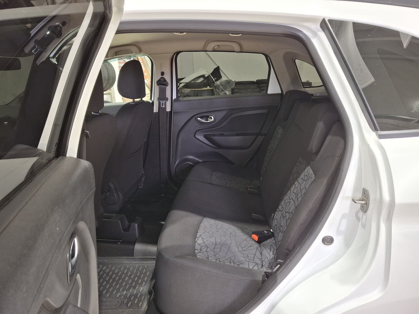 LADA XRAY