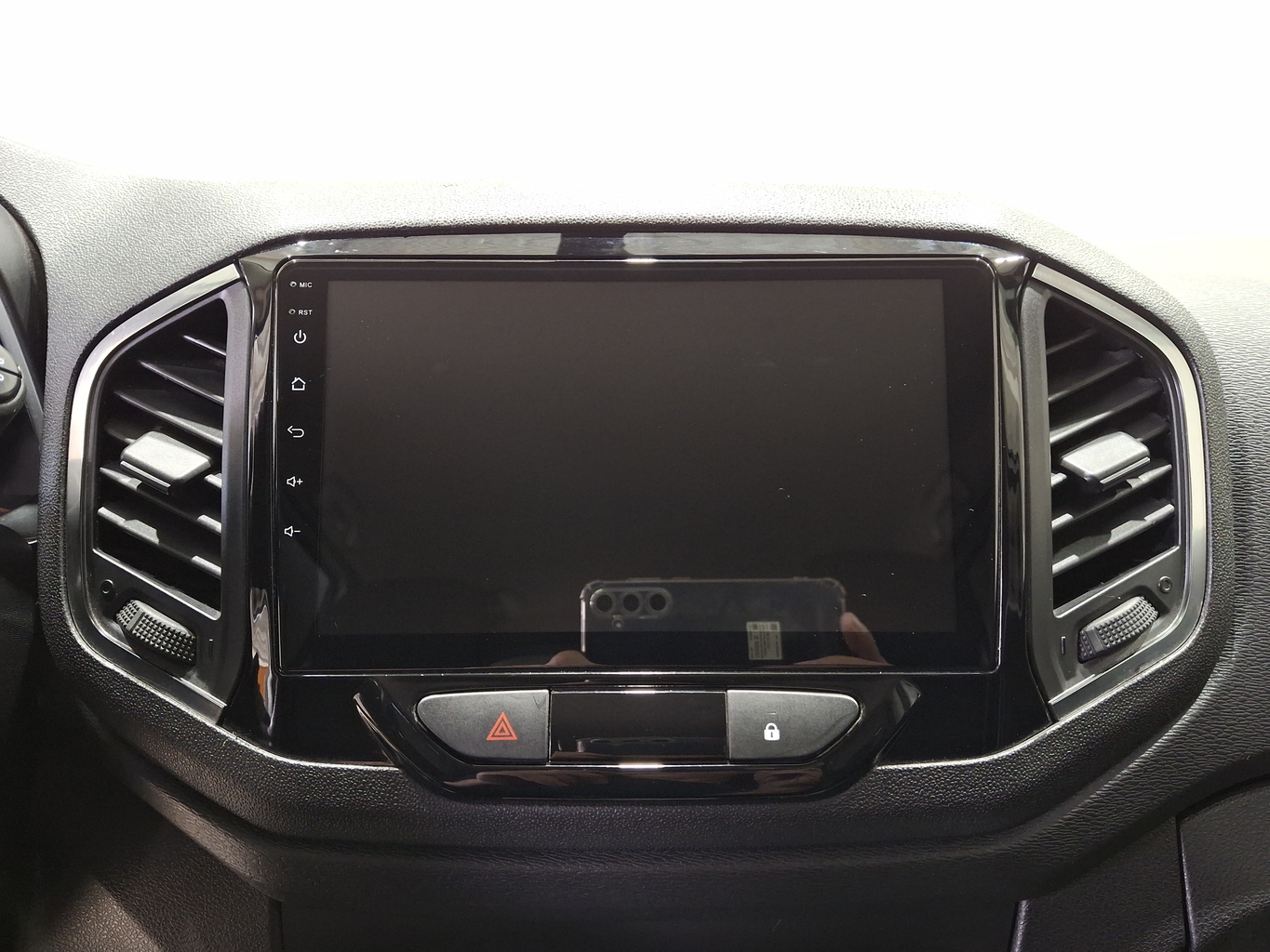 LADA XRAY