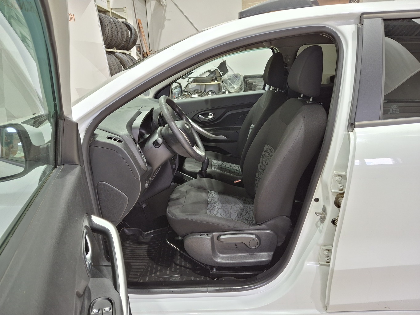 LADA XRAY