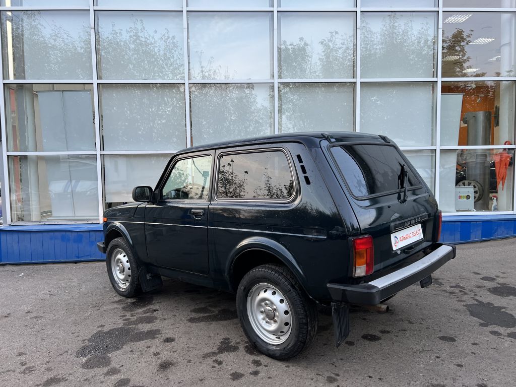 LADA 2121