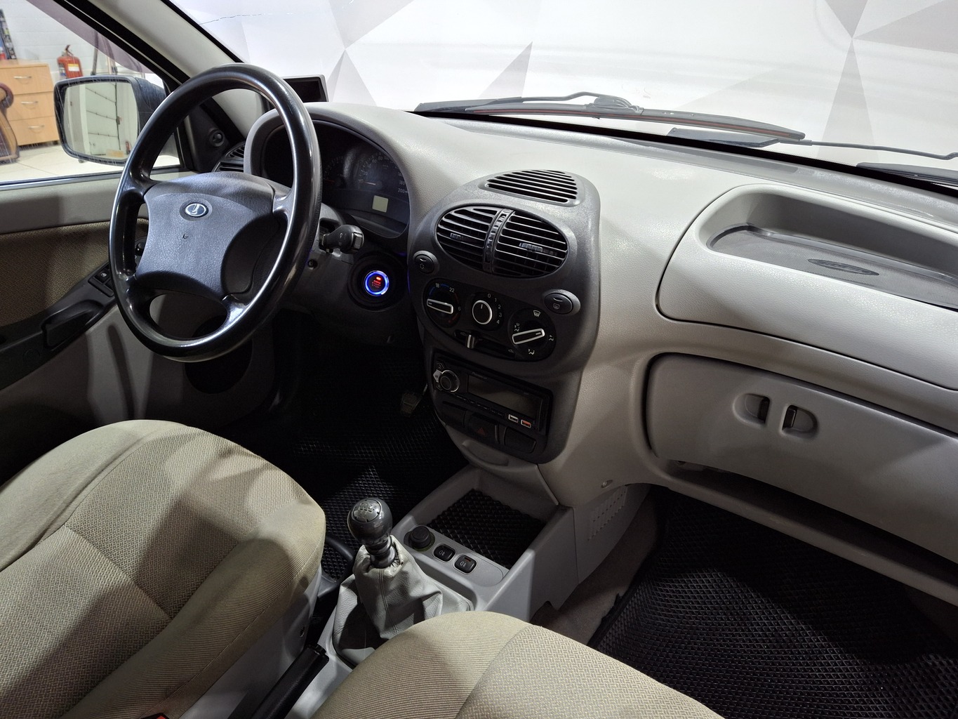 LADA KALINA