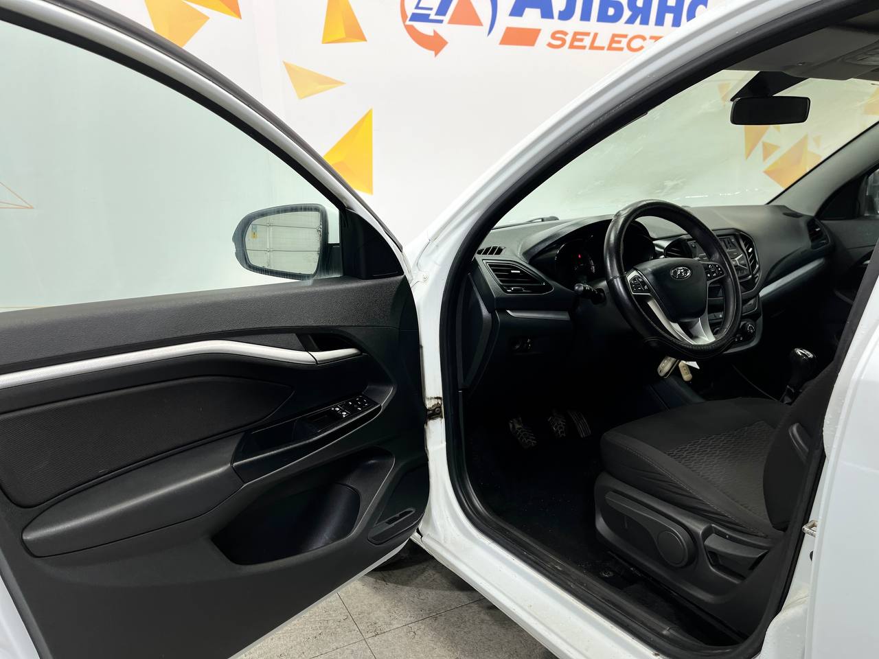 LADA VESTA