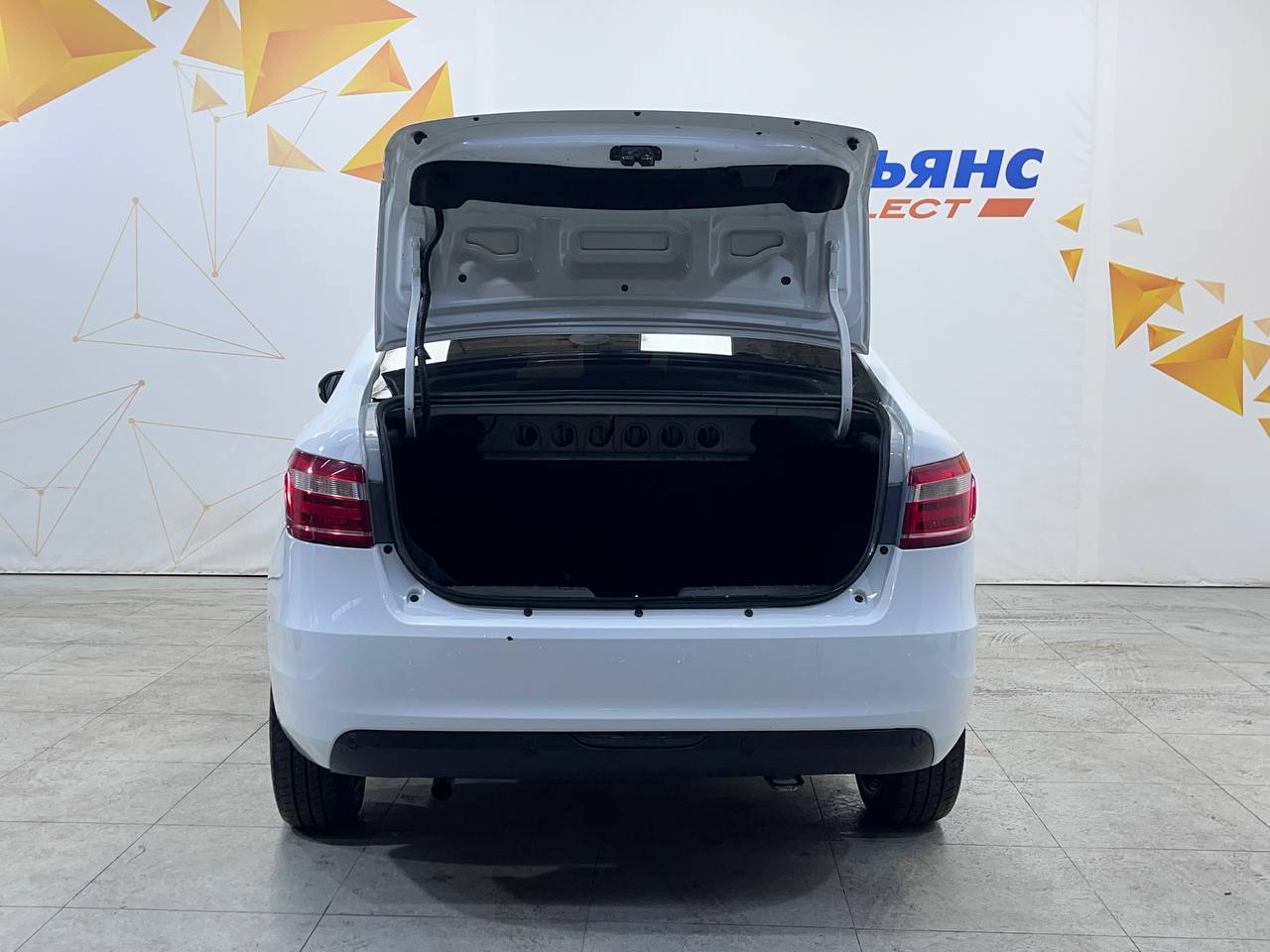 LADA VESTA