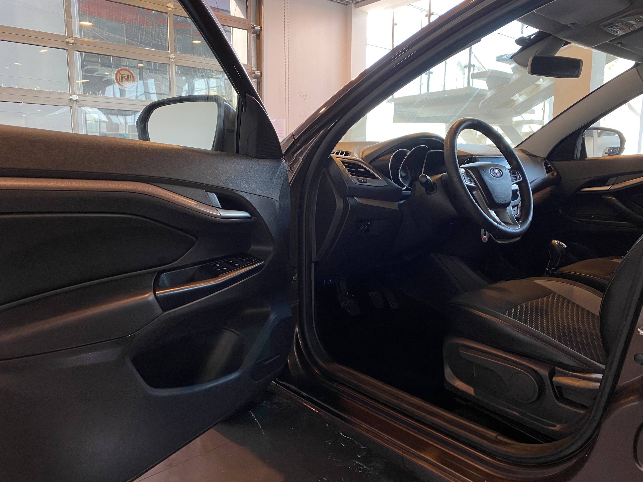 LADA VESTA