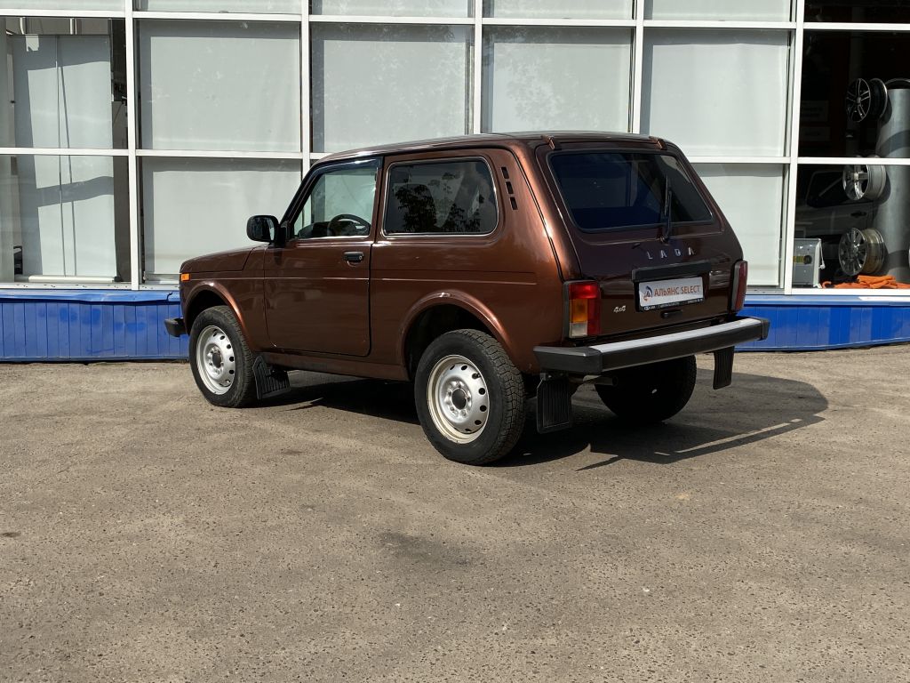 LADA 2121