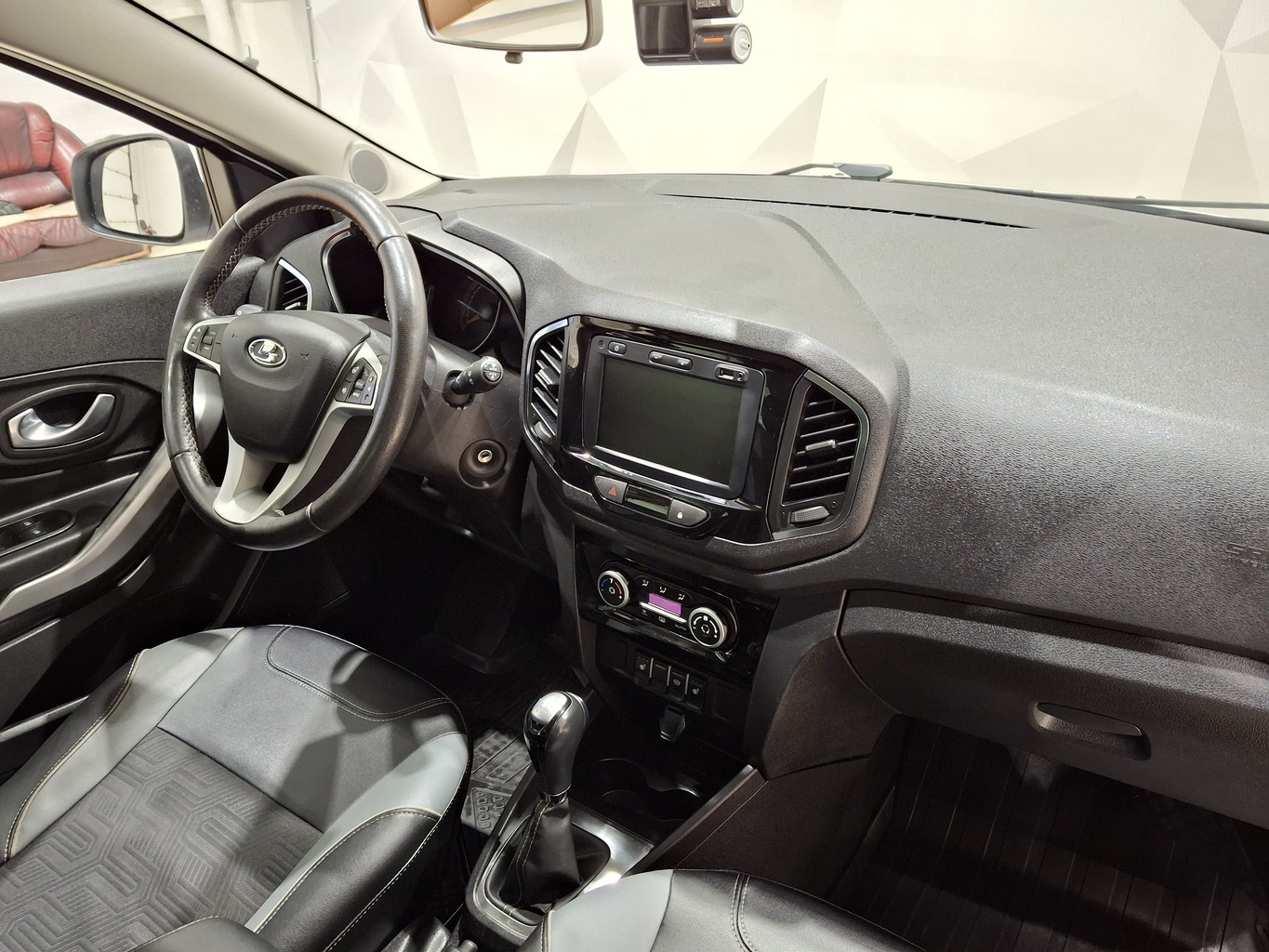 LADA XRAY