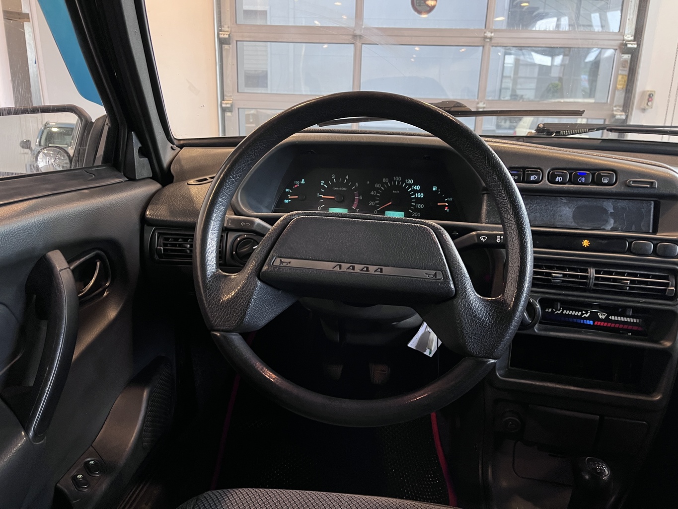 LADA 2115
