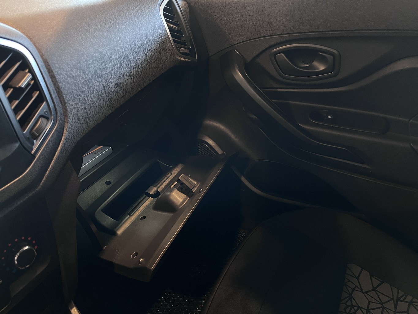 LADA XRAY