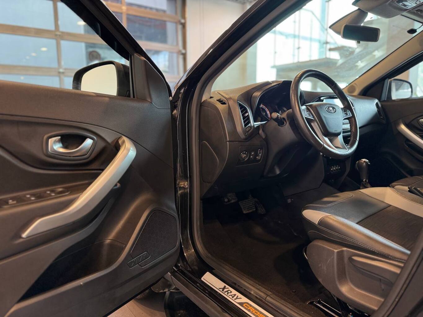 LADA XRAY