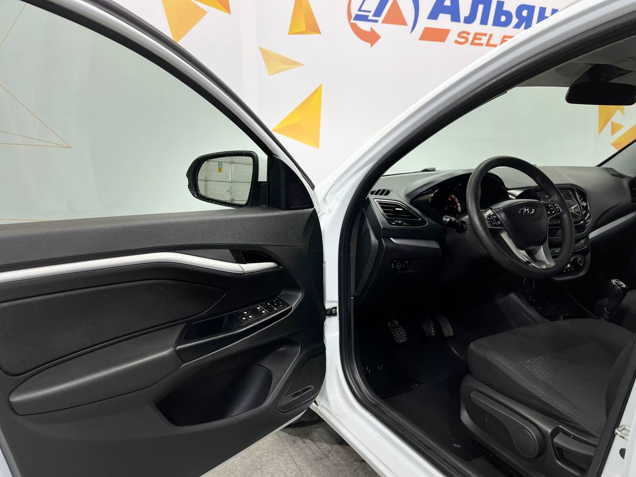 LADA VESTA